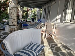 Kikis Refurbished Apartment a Veranda Dream