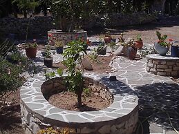 Kikis Refurbished Apartment a Veranda Dream