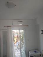 Kikis Refurbished Apartment a Veranda Dream
