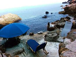 Apartment Over the sea Private Place to Swim