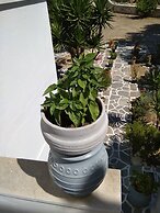 Kiki's Apartment Huge Balcony Dream