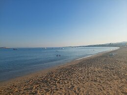 Kiki's Apartment Huge Balcony Dream