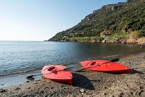 House Just on the Beach -included 2 Canoe and 2 Bicycles