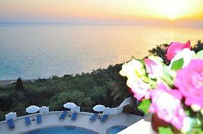 Apartments With Pool 