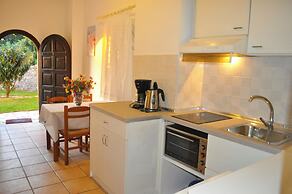 Apartments With Pool 