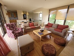 Xenos Villa 2 With 5 Bedrooms Private Swimming Pool, Near the sea