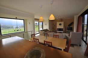 Xenos Villa 2 With 5 Bedrooms Private Swimming Pool, Near the sea