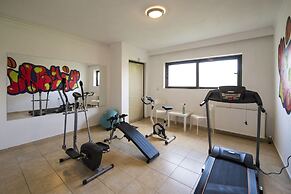 Xenos Villa 2 With 5 Bedrooms Private Swimming Pool, Near the sea