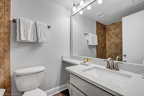 Pristine and Posh 2bd/2ba Condo With Private Balcony - #6en165