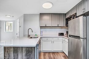 Pristine and Posh 2bd/2ba Condo With Private Balcony - #6en165