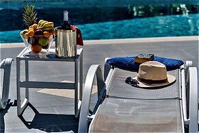 Xenos Villa 1 With Private Swimming Pool Near The Sea