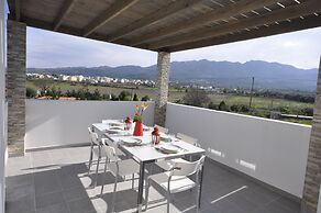 Xenos Villa 1 With Private Swimming Pool Near The Sea