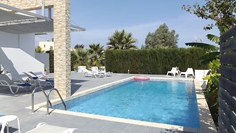 Xenos Villa 1 With Private Swimming Pool Near The Sea