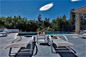 Xenos Villa 1 With Private Swimming Pool Near The Sea
