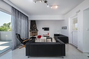 Xenos Villa 1 With Private Swimming Pool Near The Sea