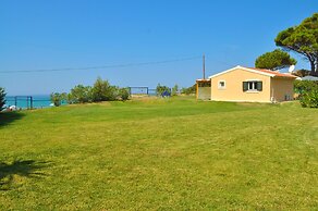 Beachfront Holiday House Yannis on Agios Gordios Beach in Corfu