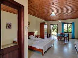 Group Accomodation, Heliopetra Studios And Houses