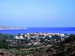 Group Accomodation, Heliopetra Studios And Houses