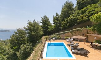 Europa,2br,2bth Villa With Private Pool And Stunning Sea Views