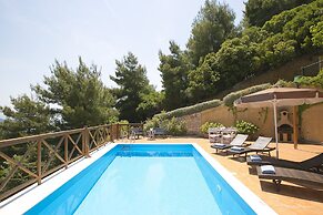 Europa,2br,2bth Villa With Private Pool And Stunning Sea Views