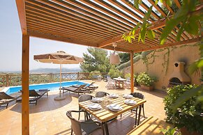 Europa,2br,2bth Villa With Private Pool And Stunning Sea Views