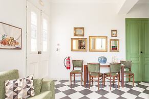 Stylish Art Deco Apartment Close To The Beach