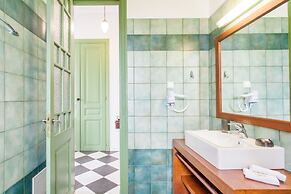 Stylish Art Deco Apartment Close To The Beach