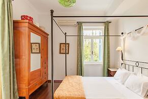 Stylish Art Deco Apartment Close To The Beach