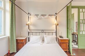 Stylish Art Deco Apartment Close To The Beach