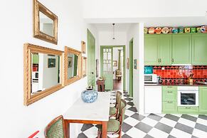 Stylish Art Deco Apartment Close To The Beach