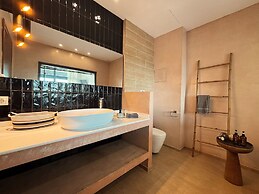 Superior 3-bedroom Villa Cassiope With Private Pool and Breathtaking S