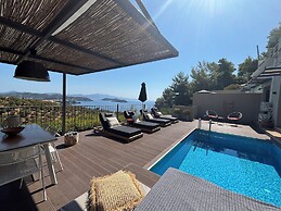 Superior 3-bedroom Villa Cassiope With Private Pool and Breathtaking S