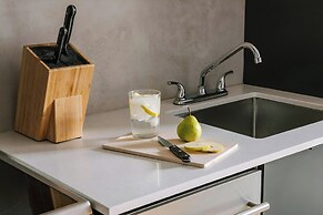 Sonder by Marriott Bonvoy Le Victoria Apartments Old Montreal