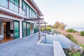 Beach Front 4 Bedroom Pool Villa RV