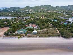 Beach Front 4 Bedroom Pool Villa RV