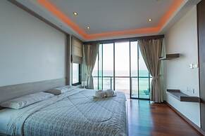 Beach Front 4 Bedroom Pool Villa RV