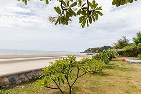 Beach Front 4 Bedroom Pool Villa RV