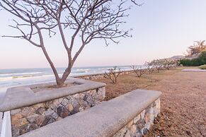 Beach Front 4 Bedroom Pool Villa RV