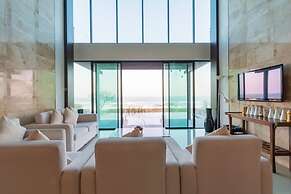 Beach Front 4 Bedroom Pool Villa RV