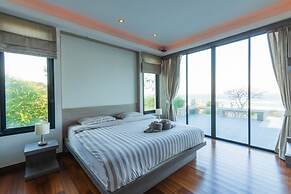 Beach Front 4 Bedroom Pool Villa RV