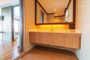 Beach Front 4 Bedroom Pool Villa RV