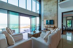 Beach Front 4 Bedroom Pool Villa RV