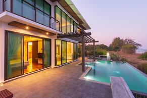 Beach Front 4 Bedroom Pool Villa RV