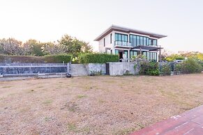 Beach Front 4 Bedroom Pool Villa RV