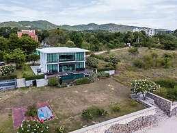 Beach Front 4 Bedroom Pool Villa RV