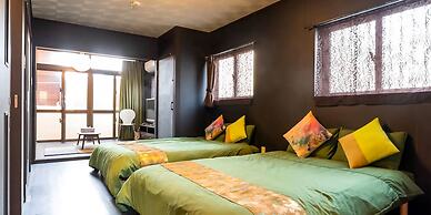 WARAYUN SO Port city May