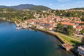 Va Pensiero sul lago Stunning View