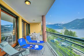 Va Pensiero sul lago Stunning View