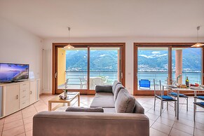 Va Pensiero sul lago Stunning View