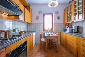 Oasi di Castelveccana Apt Pool and View